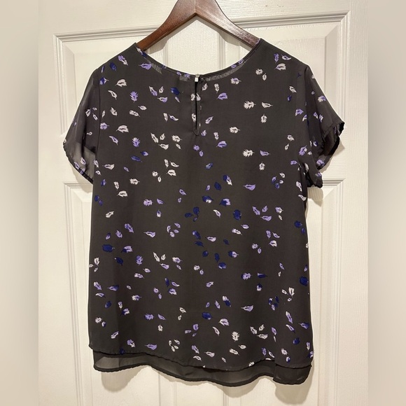 Torrid Size 00 XL 0X Grey & Purple Feather Chiffon Blouse  #94785 - Picture 5 of 13